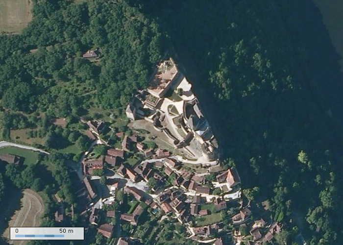 Chateau de Castelnaud sur Geoportail